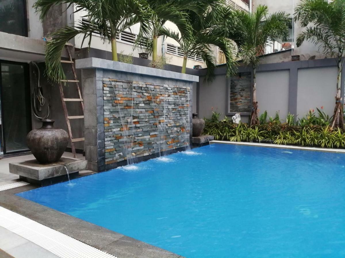 Holiday Hotel Battambang Exterior foto
