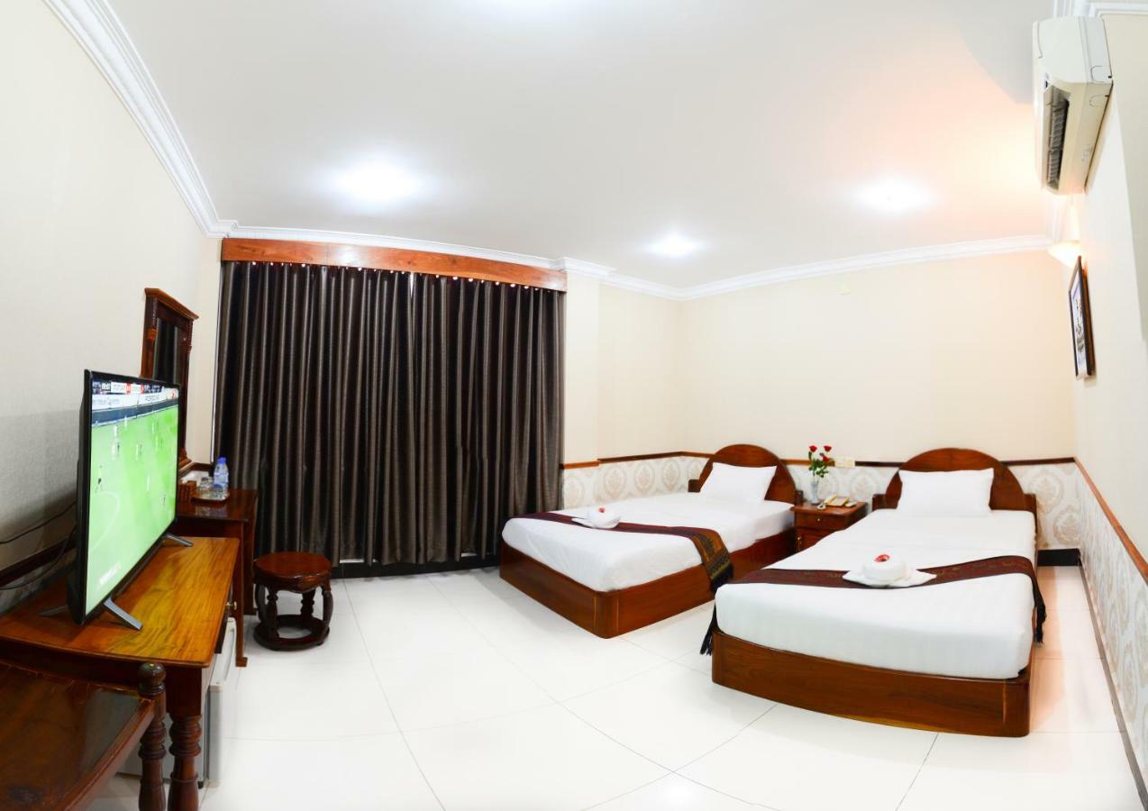 Holiday Hotel Battambang Exterior foto